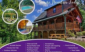 Fabulous Pet-Friendly, Family Cabin With Outdoor Kitchen, Hot Tub, Sauna, Fireplace, Theater Room, Arcade, Pool Table, And Fire Pit Within Minuties Of Dollywood