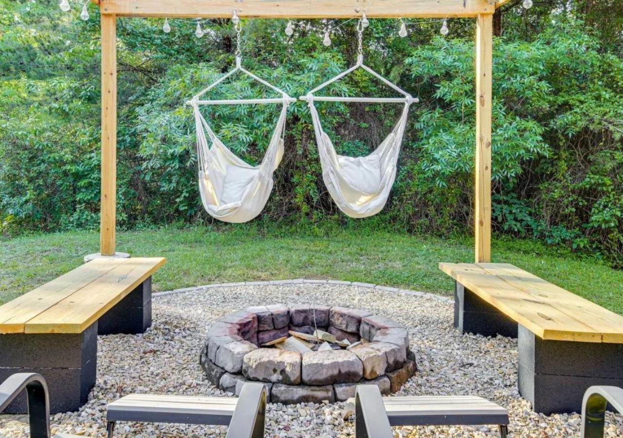 Fabulous Pet-Friendly, Family Cabin With Outdoor Kitchen, Hot Tub, Sauna, Fireplace, Theater Room, Arcade, Pool Table, And Fire Pit Within Minuties Of Dollywood Sevierville Exterior photo