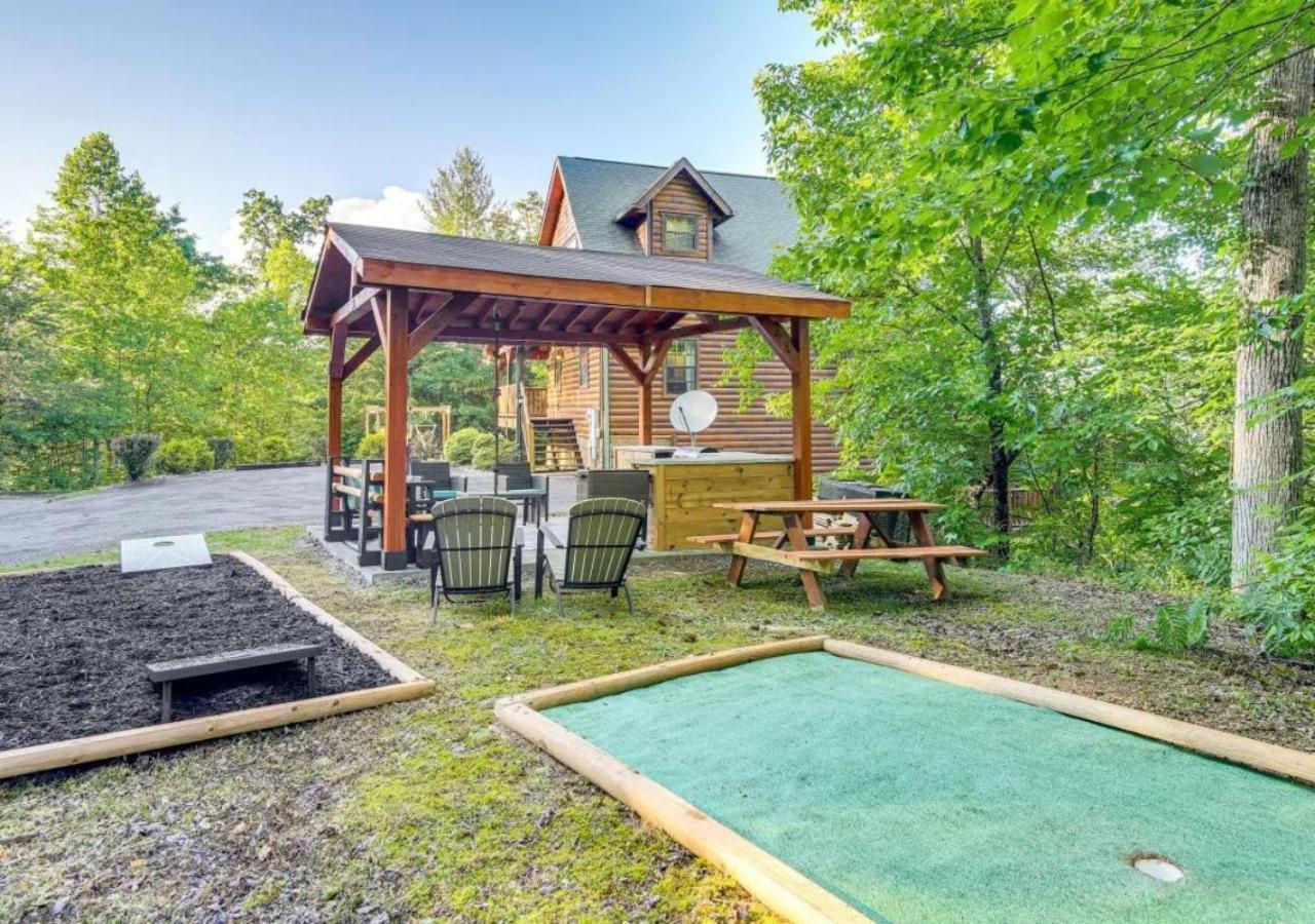 Fabulous Pet-Friendly, Family Cabin With Outdoor Kitchen, Hot Tub, Sauna, Fireplace, Theater Room, Arcade, Pool Table, And Fire Pit Within Minuties Of Dollywood Sevierville Exterior photo