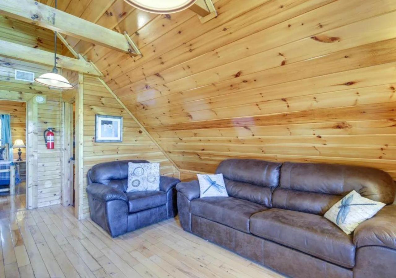 Fabulous Pet-Friendly, Family Cabin With Outdoor Kitchen, Hot Tub, Sauna, Fireplace, Theater Room, Arcade, Pool Table, And Fire Pit Within Minuties Of Dollywood Sevierville Exterior photo