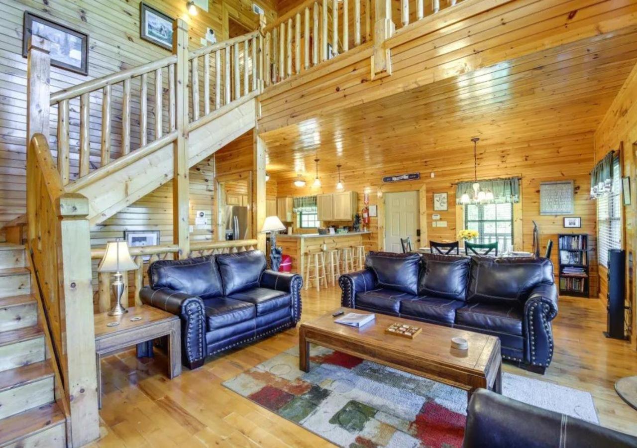 Fabulous Pet-Friendly, Family Cabin With Outdoor Kitchen, Hot Tub, Sauna, Fireplace, Theater Room, Arcade, Pool Table, And Fire Pit Within Minuties Of Dollywood Sevierville Exterior photo