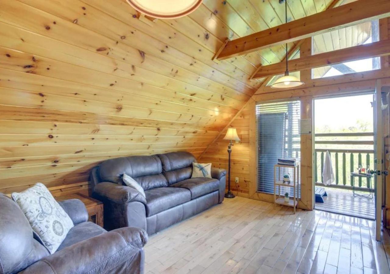 Fabulous Pet-Friendly, Family Cabin With Outdoor Kitchen, Hot Tub, Sauna, Fireplace, Theater Room, Arcade, Pool Table, And Fire Pit Within Minuties Of Dollywood Sevierville Exterior photo