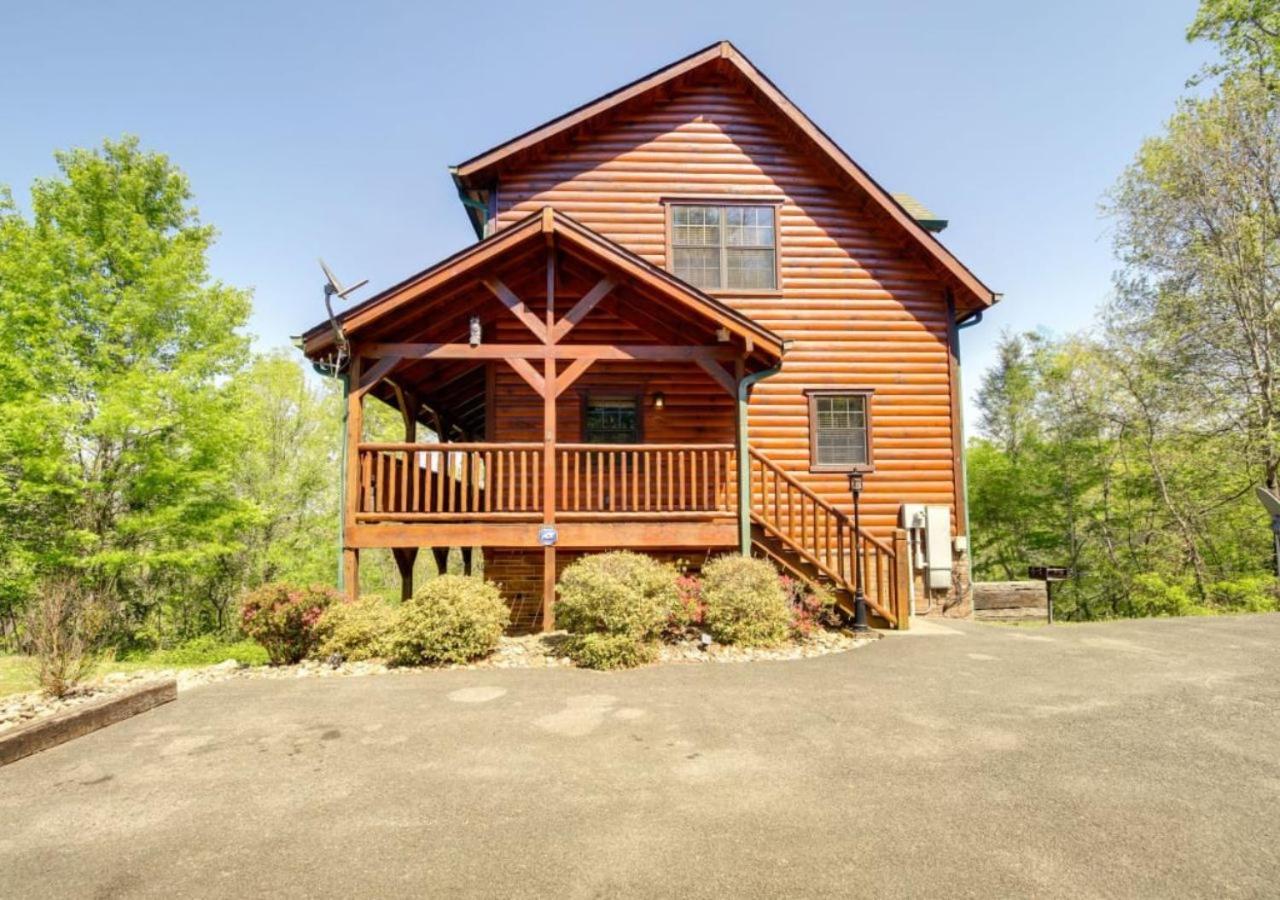 Fabulous Pet-Friendly, Family Cabin With Outdoor Kitchen, Hot Tub, Sauna, Fireplace, Theater Room, Arcade, Pool Table, And Fire Pit Within Minuties Of Dollywood Sevierville Exterior photo
