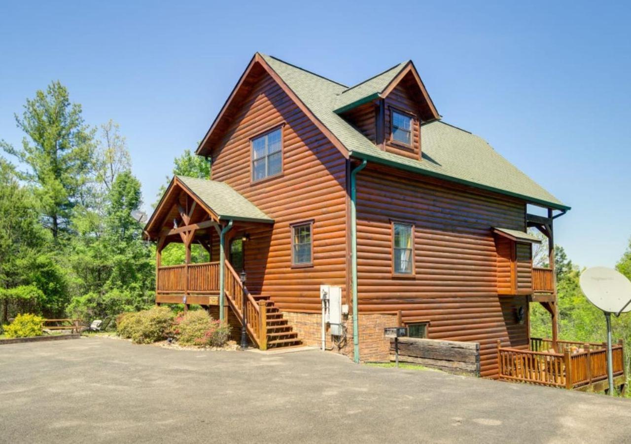 Fabulous Pet-Friendly, Family Cabin With Outdoor Kitchen, Hot Tub, Sauna, Fireplace, Theater Room, Arcade, Pool Table, And Fire Pit Within Minuties Of Dollywood Sevierville Exterior photo